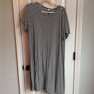 Old Navy Black and White Striped Casual Dress
